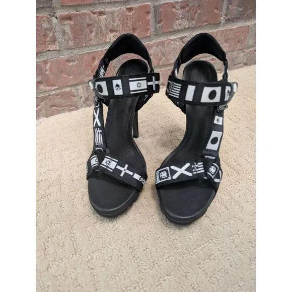Y2K Grey Ant X Teva High Heel Stiletto Pump Womens Size 9 Black White Flags Hike - Picture 2 of 11